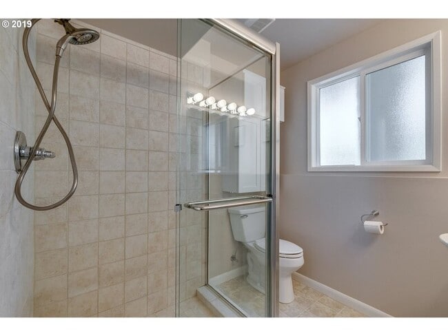 Building Photo - 3333 SE 167th Ave