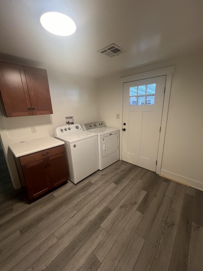 Building Photo - 1023 E Meadowbrook Ave