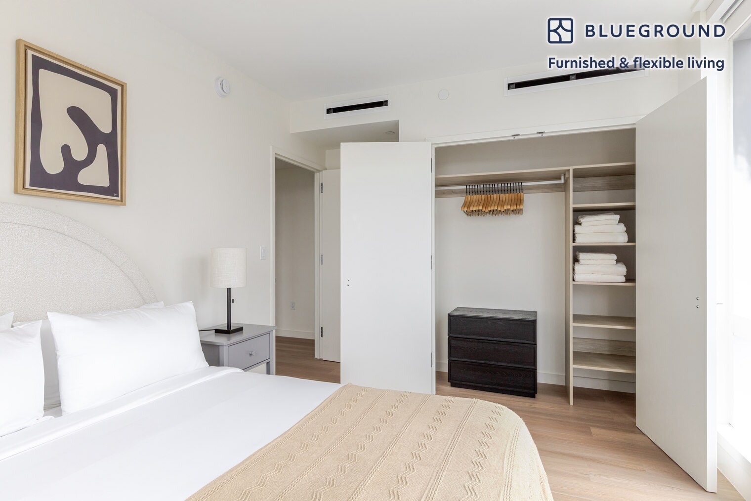 Building Photo - 27-01 Jackson Ave