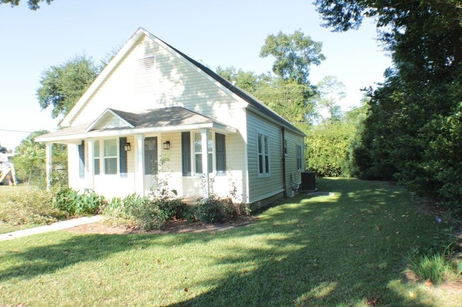 Building Photo - SUMMERDALE COTTAGE