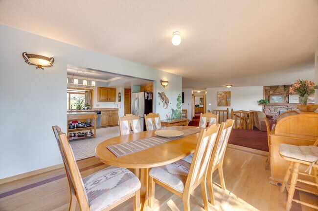 Building Photo - 19 Crescent Ln