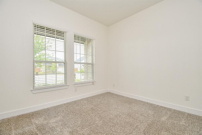 Building Photo - 7319 Bayberry Crescent Ln
