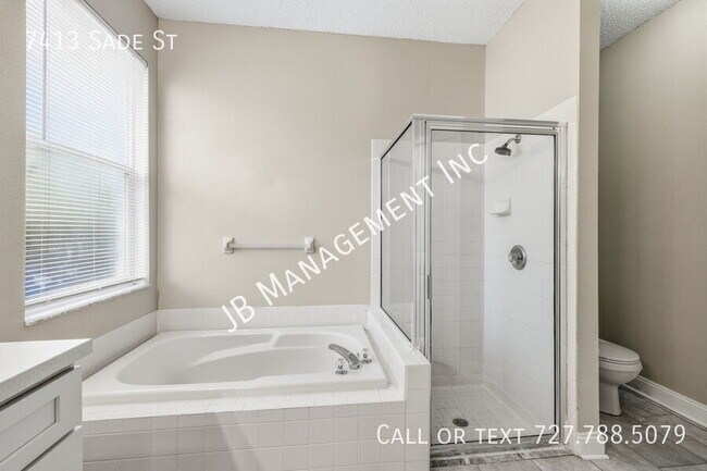 Building Photo - 7413 Sade St