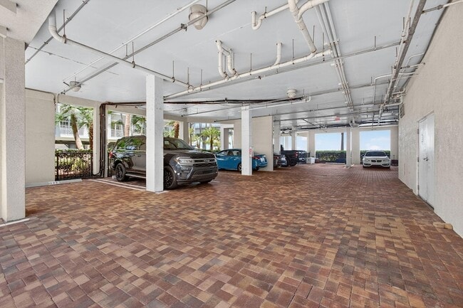 Building Photo - 275 NW Flagler Ave