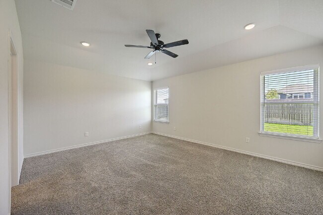 Building Photo - Immediate Move in - 3 Bedroom, 2 Bathroom Home in Rudder Pointe with Open Concept