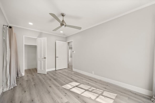 Building Photo - 35-35 Kennebec Ave