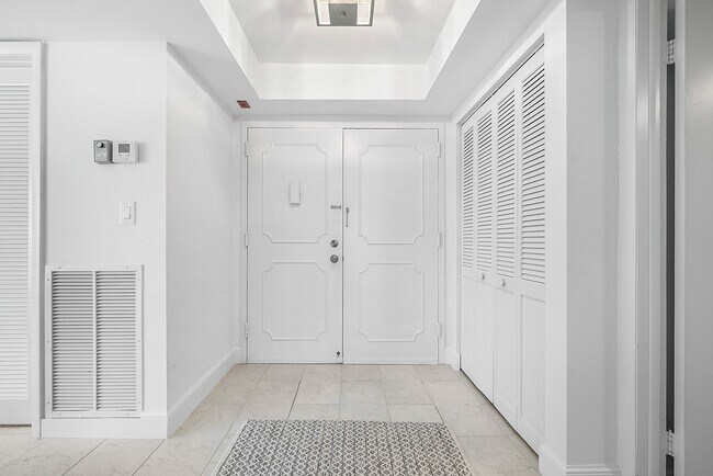 Building Photo - 3009 S Ocean Blvd