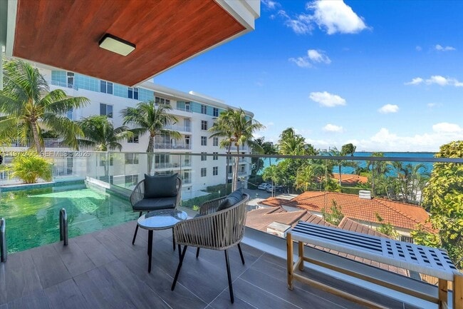 Building Photo - 11 Century Ln