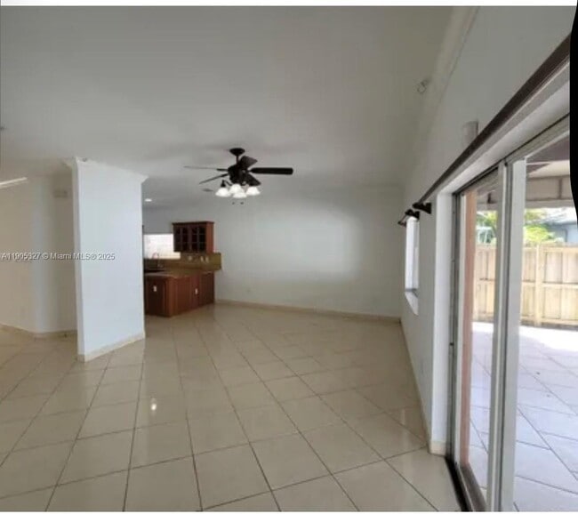 Building Photo - 1150 SW 154th Ave