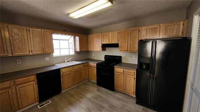 Building Photo - 4143 Lake Mist Dr NW