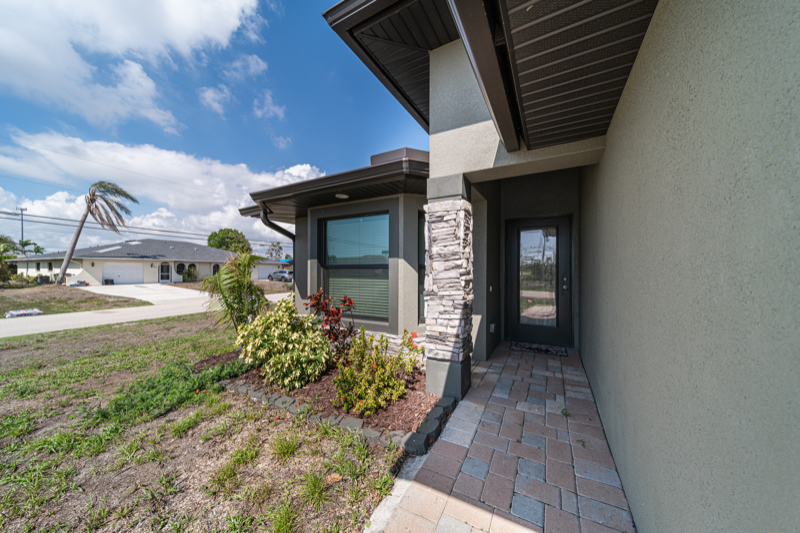 Building Photo - 4021 SW 8th Pl