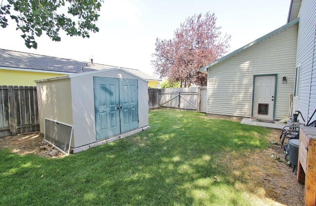 Building Photo - Single-Level Home in Quiet Neighborhood