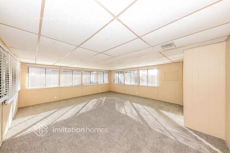 Building Photo - 41797 Royal Palm Dr