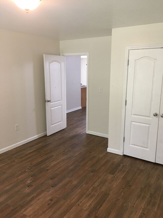 Building Photo - 134-136 Melody Ln NW