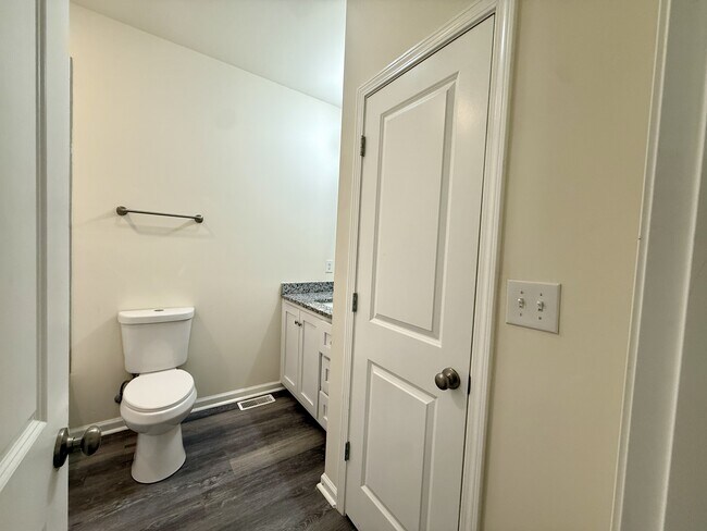 Building Photo - 1582 Hobbs Island Rd SE