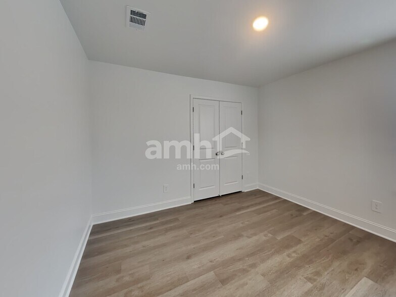 Building Photo - 374 Golucke Wy