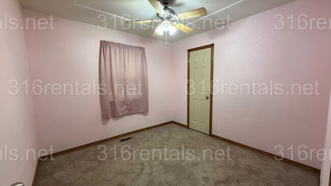 Building Photo - 421 15th Ave