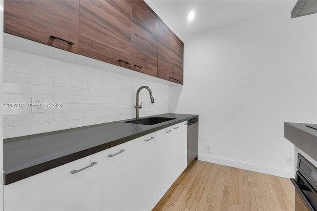 Building Photo - 1296 NE 99th St