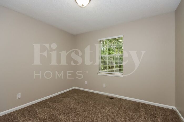 Building Photo - 2935 Canary Ct