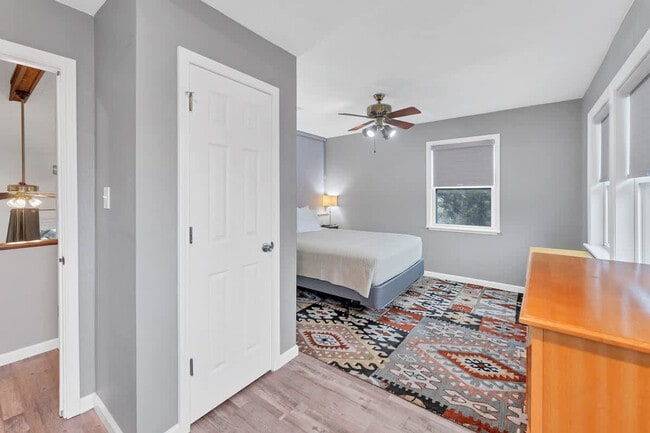 Building Photo - 1142 Amanda