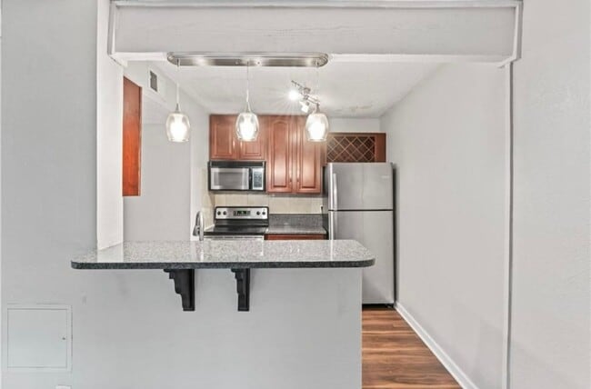 Building Photo - Plaza condo 2 Bed 2 Bath! $1500.00