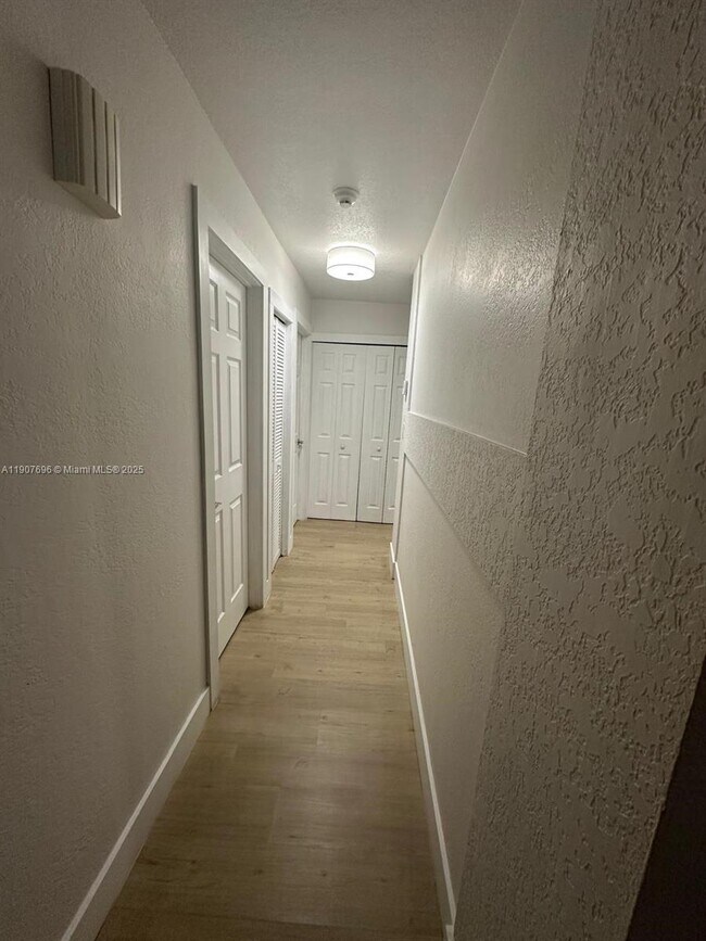 Building Photo - 15304 SW 81st Ln