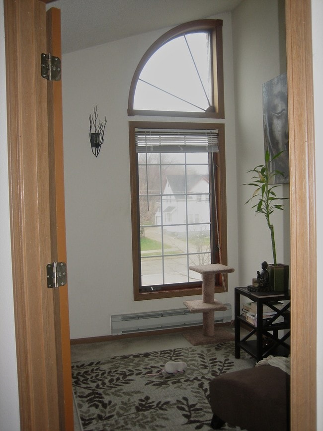 Building Photo - 9138 W Morgan Ave