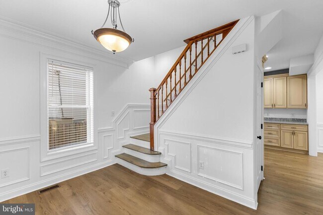 Building Photo - 720 Cinnaminson Ave
