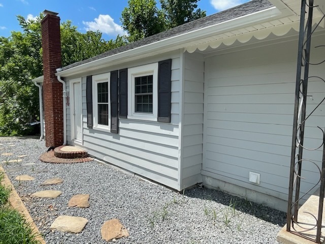 Building Photo - 3 bedroom, 2 bath ranch style home