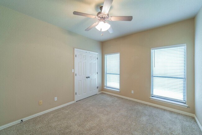 Building Photo - 190 Deer Creek Dr