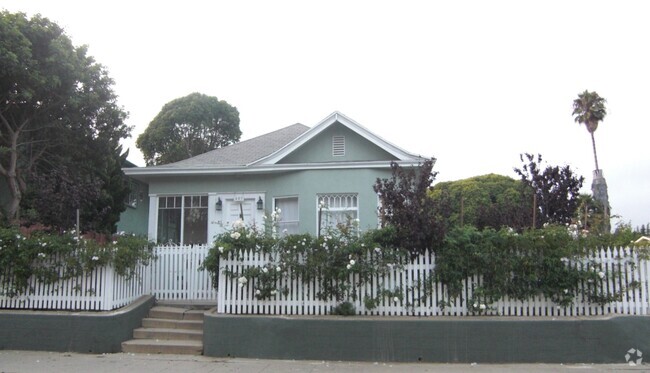Building Photo - 427 Sunset Ave