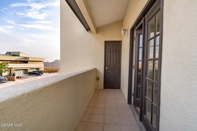 Building Photo - 4725 Pistolero Ln
