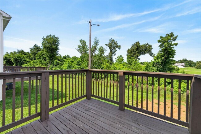 Building Photo - Pet Friendly Two Bedroom!