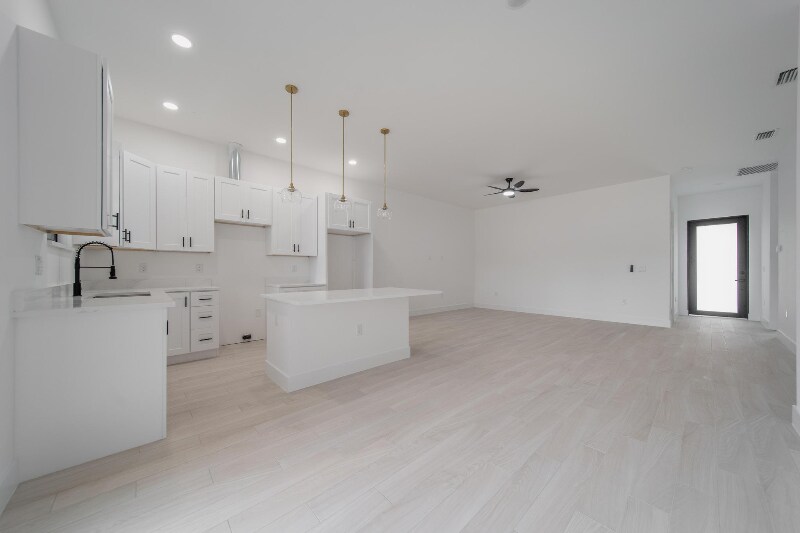 Building Photo - 539 Ladd St