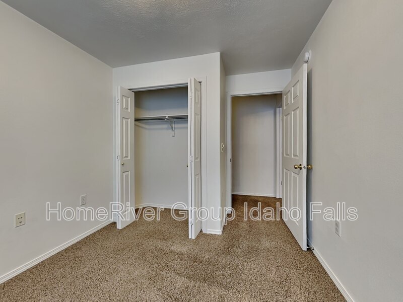 Building Photo - 3180 Chasewood Dr