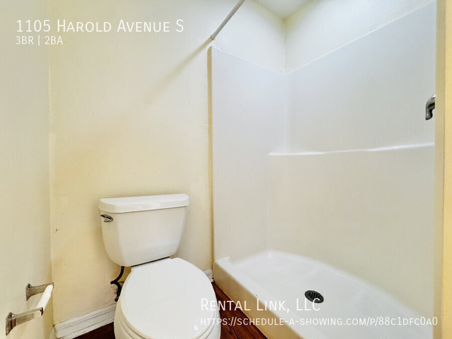 Building Photo - 1105 Harold Ave S