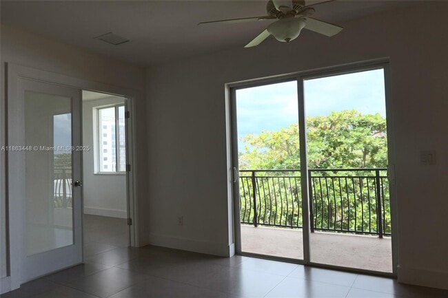 Building Photo - 555 E Dania Beach Blvd