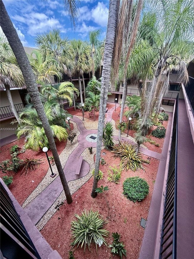 Building Photo - 10835 SW 112th Ave