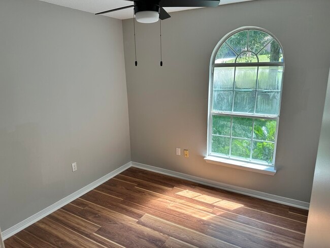 Building Photo - 2987 Windsor Cir