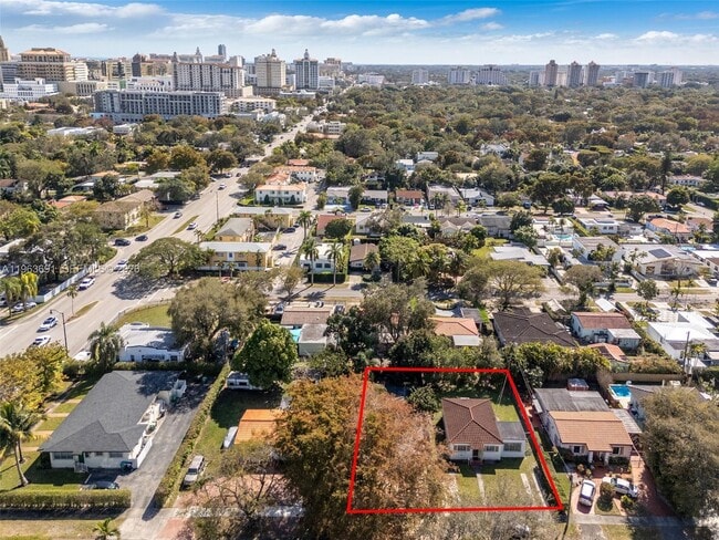 Building Photo - 4220 SW 13th St