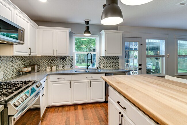 Building Photo - 34 Steep Trail Pl