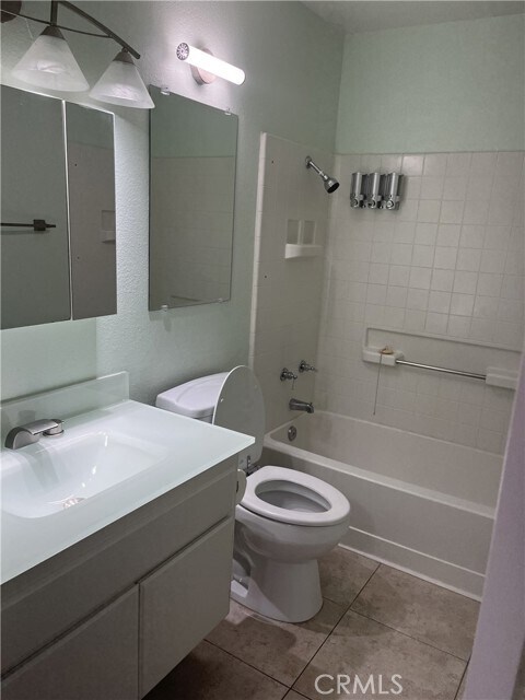 Building Photo - 28098 Lemonwood Dr
