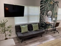 Building Photo - 522 NW 11th Ave