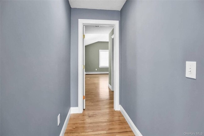 Building Photo - 11 Onyx Dr