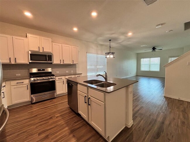 Building Photo - 21300 Bird Wing Dr