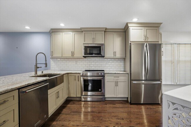 Building Photo - 1604 Cotswald Ct