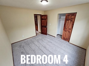 Building Photo - 4260 McPherson Ave