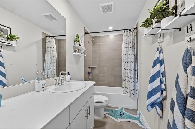 Building Photo - 210 Briarwood Ln