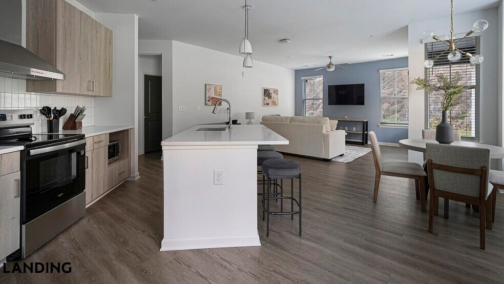 Building Photo - 2800 Milan Ct