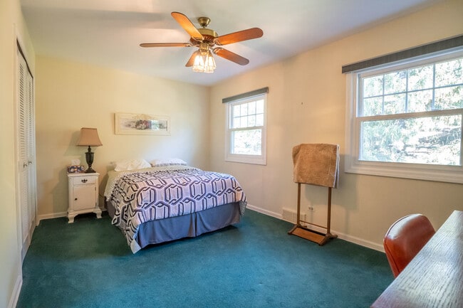 Building Photo - 3501 Saratoga Ave